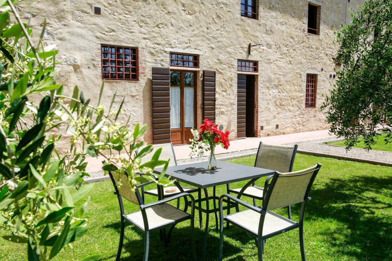 فيلا Fattoria Abbazia Monte Oliveto سان جيمينيانو المظهر الخارجي الصورة